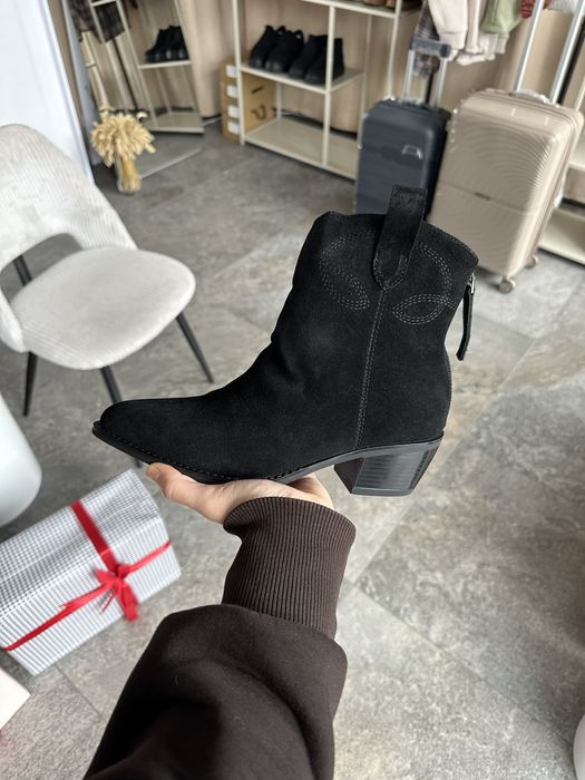 Казаки з натуральної замші та натуралтне хутро в середині