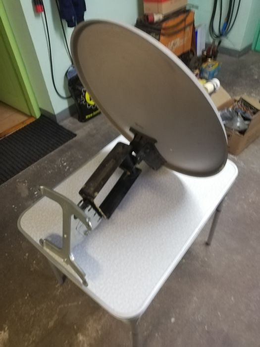 Antena satelitarna