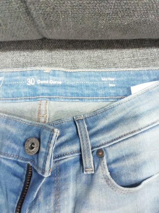 Calça Levi's 30 mide