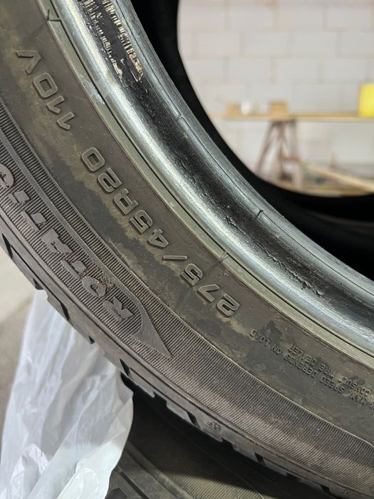 Шини на автомобіль