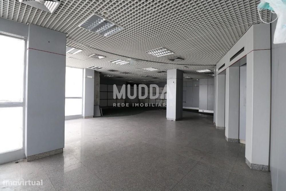 Loja para arrendamento em Lourosa