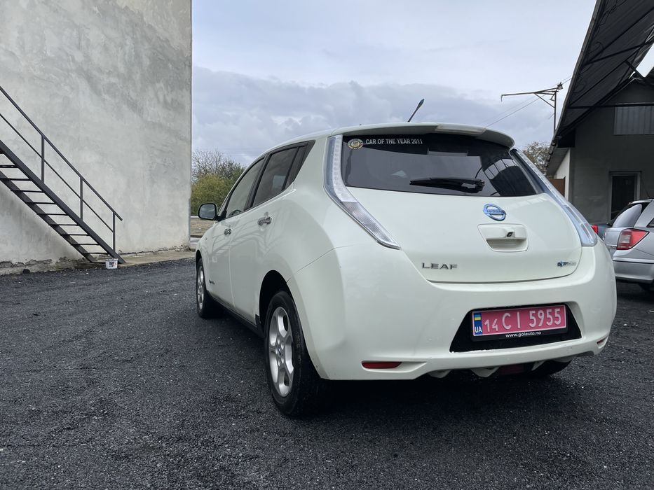 Nisan Leaf повністю на ходу 6 поділок