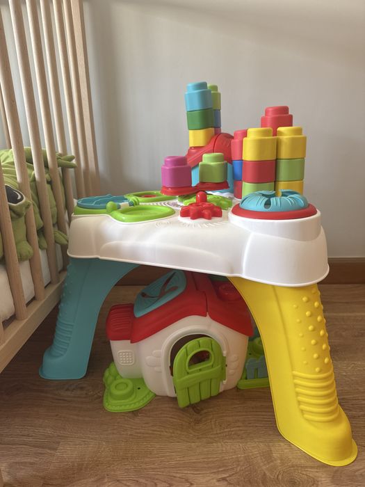 Mesa + Casa Clementoni