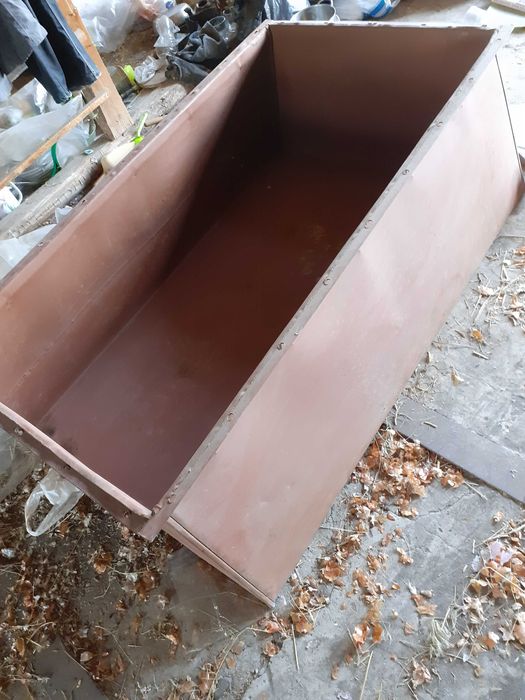 Продам емкость для сыпучих материалов.