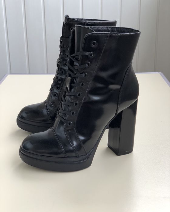 Ботинки кожаные 38