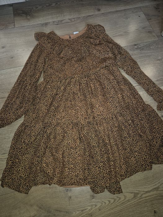 Sukienka w panterkę