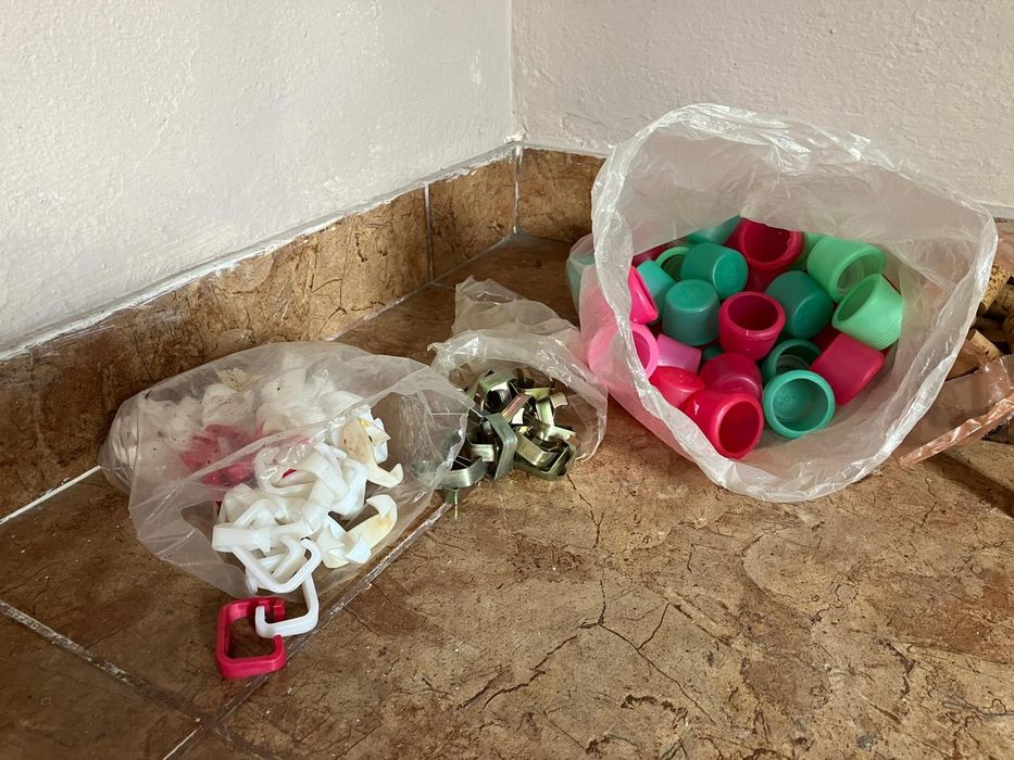 Rolhas de cortiça e plástico - diversas