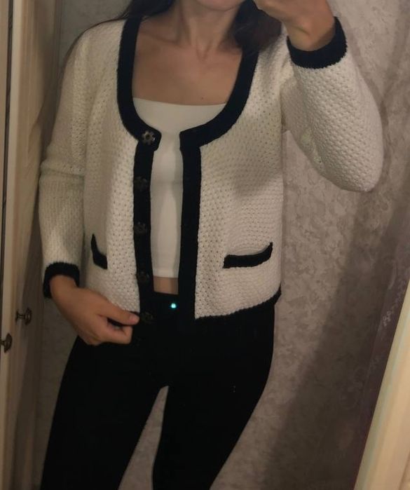 Кофта в стилі Old Money