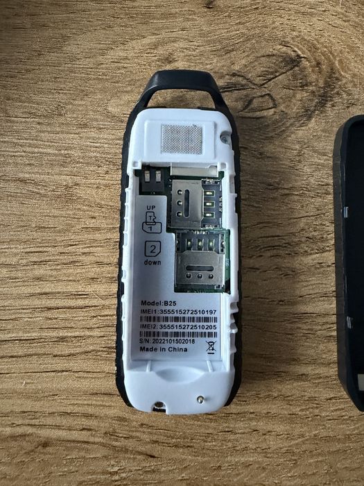 Mini telefon CAT  wielkości 7cm dual sim