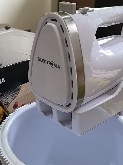 Batedeira com taça Electronia