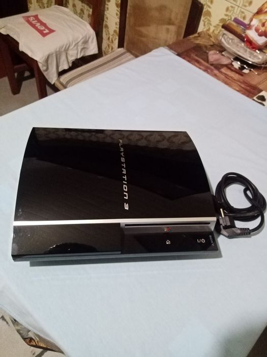 Vendo Ps3 sem comando