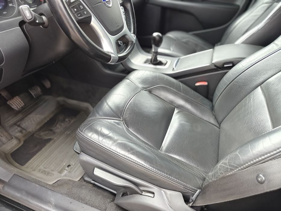 VOLVO V70, 2.4D, МКПП, 2010