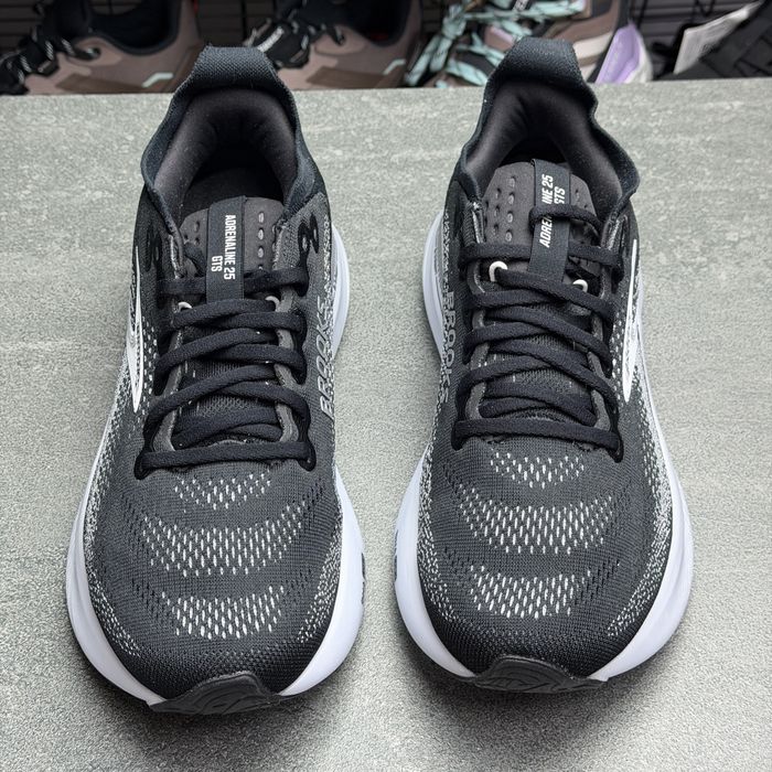 41р. ОРИГІНАЛ 100% Кросівки кроссовки адідас брукс Brooks