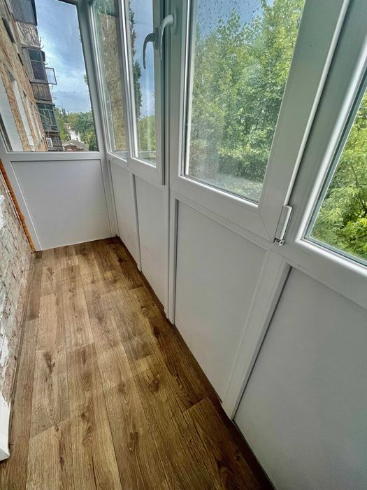 Світло завжди! 2-х кімн. 45 кв.м 3/5 Центр міста. Без меблів !