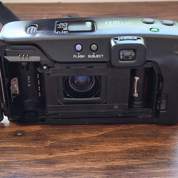 Máquina Fotográfica Olympus IZM 230 Multi AF.