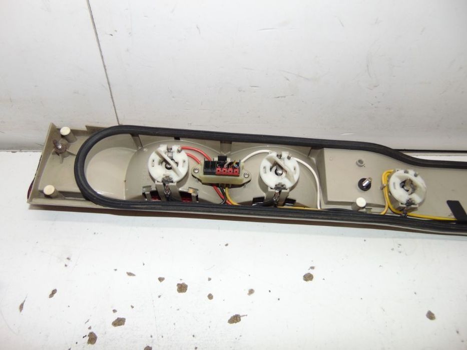 Alfa romeo 164 farolins traseiros/Placa central