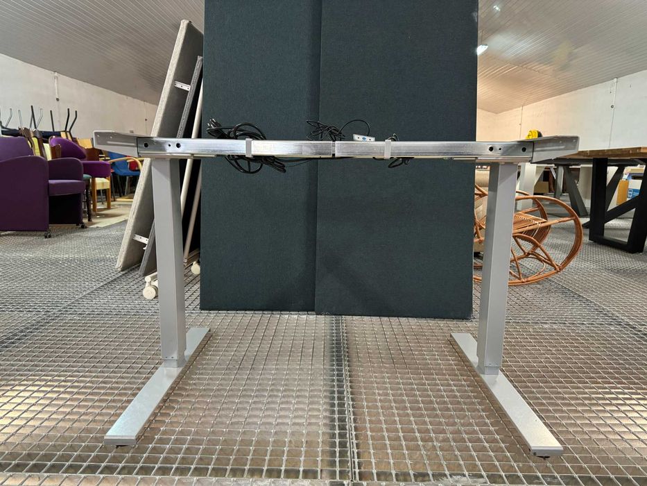 Stelaż z elektryczną regulacją wysokości biurko elektryczne Swedstyle