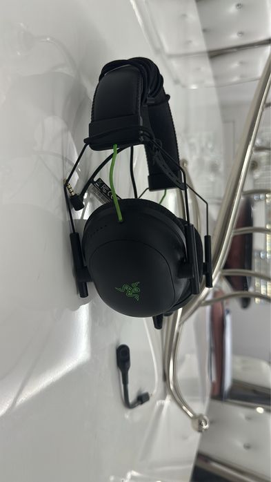 Razer BlackShark V2 + HyperX SoloCast + SteelSeries Apex 3 TKL