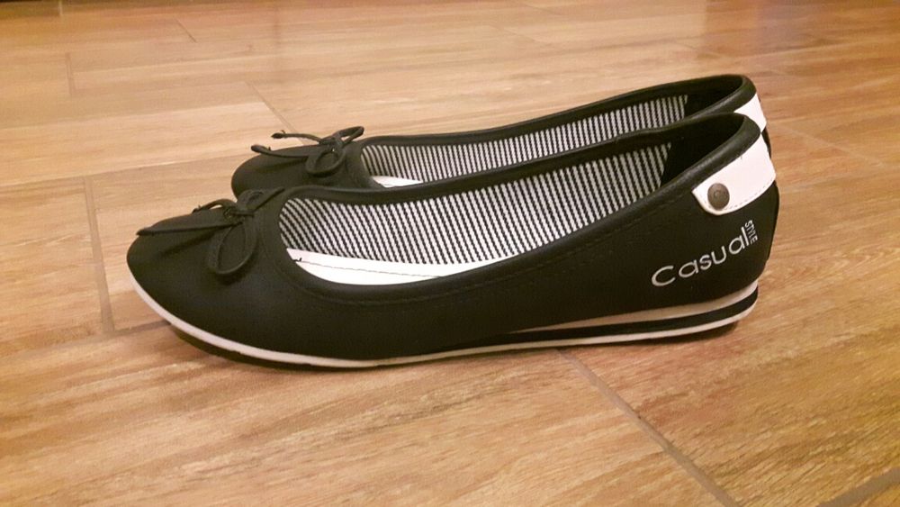 Baleriny, buty, półbuty Clara Barson rozm. 39