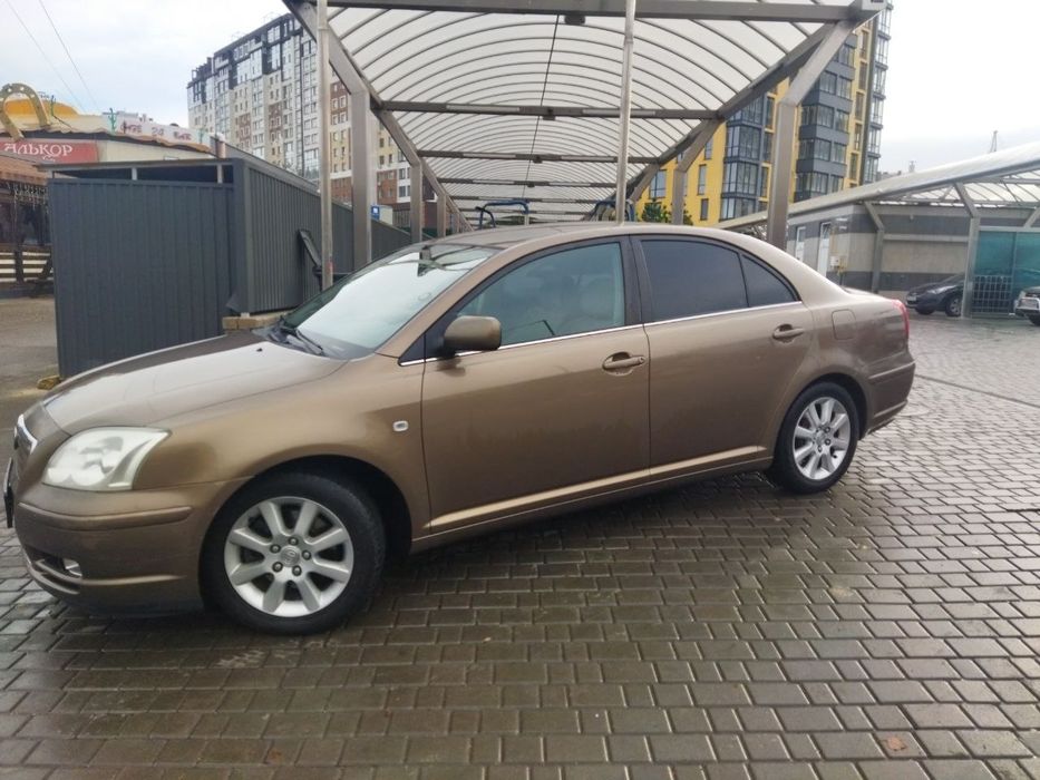 Toyota avensis 2.2 дизель