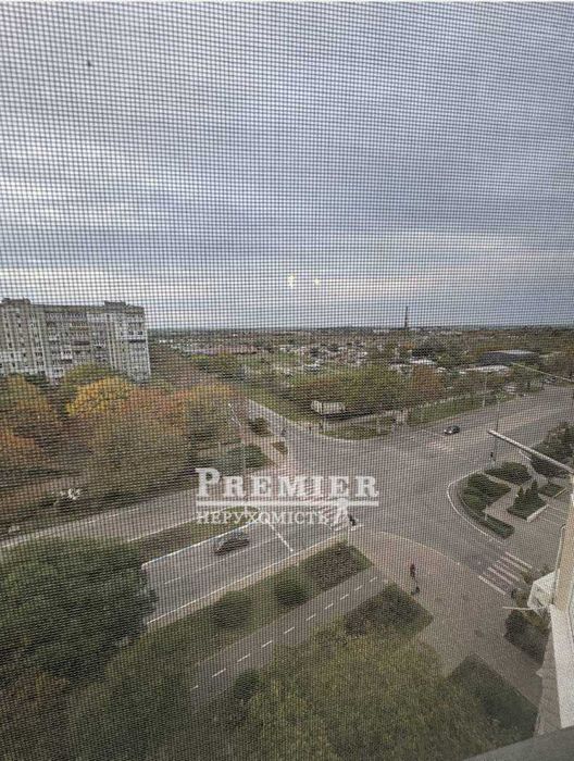 Продам трикмнатну квартиру в Южному