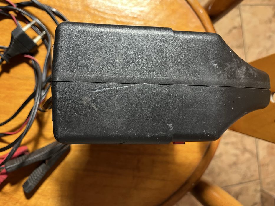 prostownik  6 / 12 Volt ładowanie do 6 A