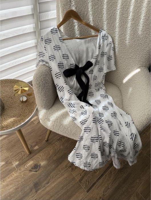 Міді сукня  в трендовий в горох mint velvet, l