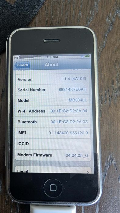 Pierwszy smartfon Apple - iPhone 1