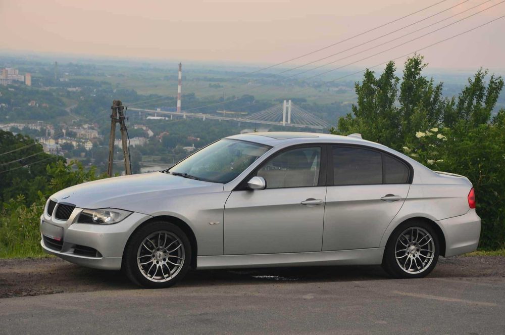 BMW 320i (E90) | 2006 | Automat | Skóra | Navi | PDC | Szyberdach
