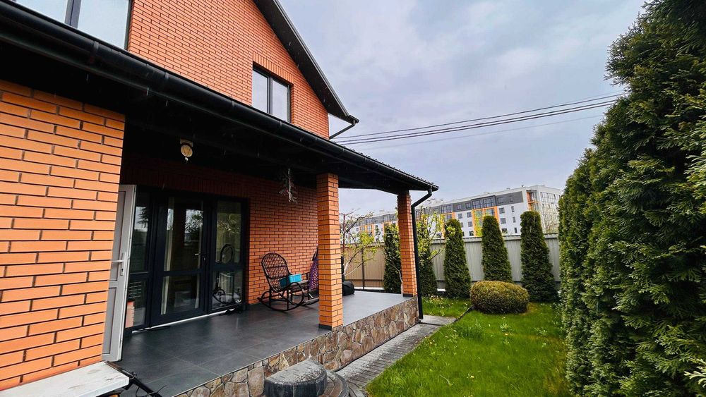 Продаж. Двоповерховий таунхаус, 3 кімнати, 90 квадратів. Кутовий