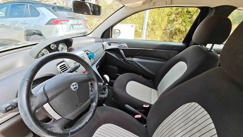 Lancia Ypsilon 1.2 motor Fire, em otimo estado.
