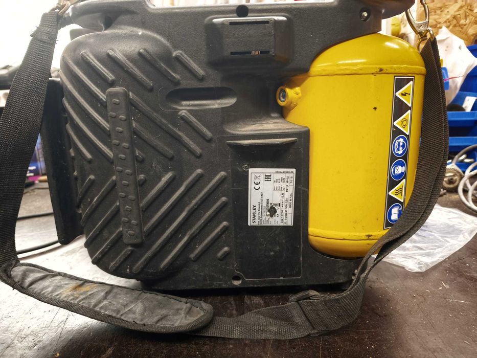 Compressor Air Boss DN200/10/5 5L 230V 1100W STANLEY