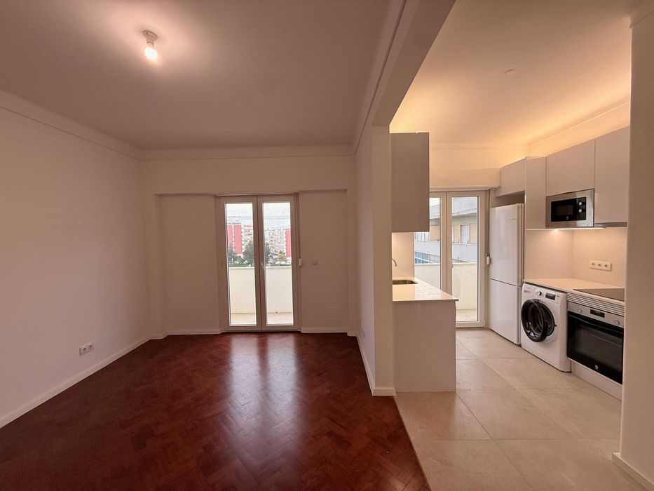 T2 na Ajuda c/Cozinha equipada - a estrear após obras totais