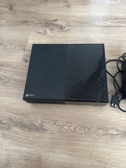 Microsoft Xbox One 500 GB + zasilacz w bdb stanie