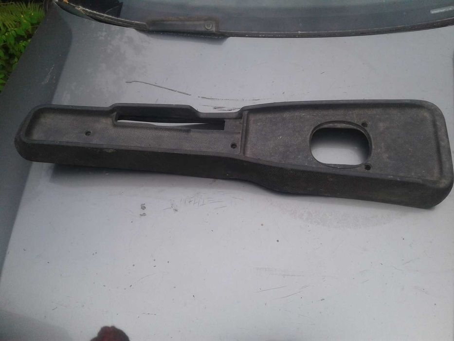 Opel Ascona B Askona Tunel Konsoli Panel Podłokietnik Maskownica Schow