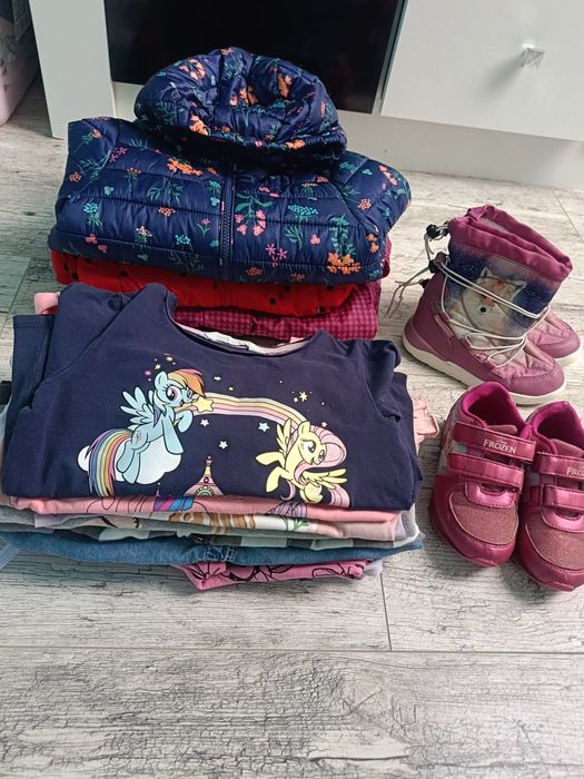 Paka dla dziewczynki koszulki spodnie dresowe kurtki 116