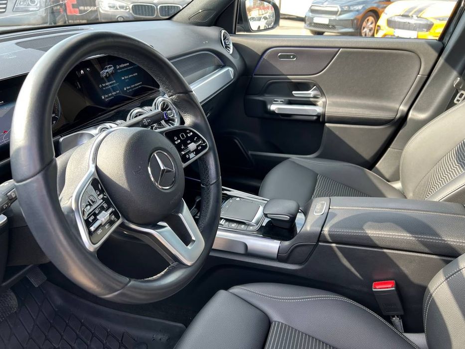 Mercedes-Benz EQB 250 2022 (модельний 2023) • 7 місць • Електро • До 420 км