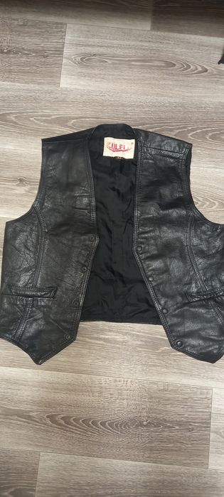 Продам мужскую кожаную желетку, мужск