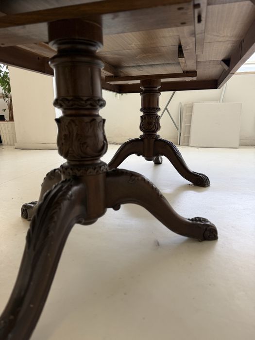 Mesa de jantar em madeira maciça