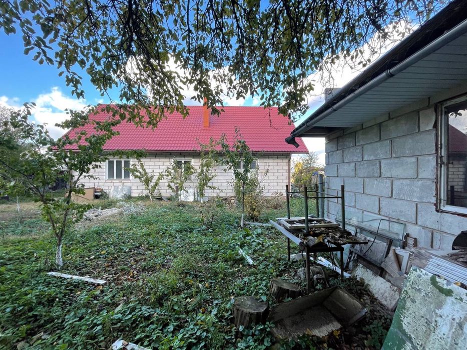 Продам Дом 140м с. Забуянье 53сот участок под Киевом 60км до метро