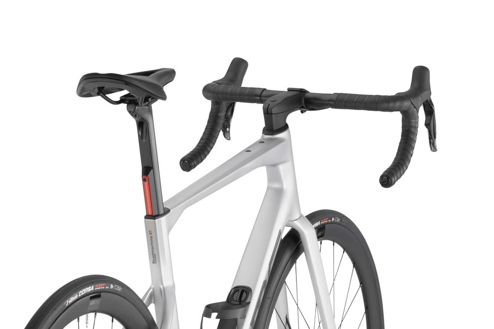 Nowy BMC Roadmachine 01 Four Ultegra Di2 2x12