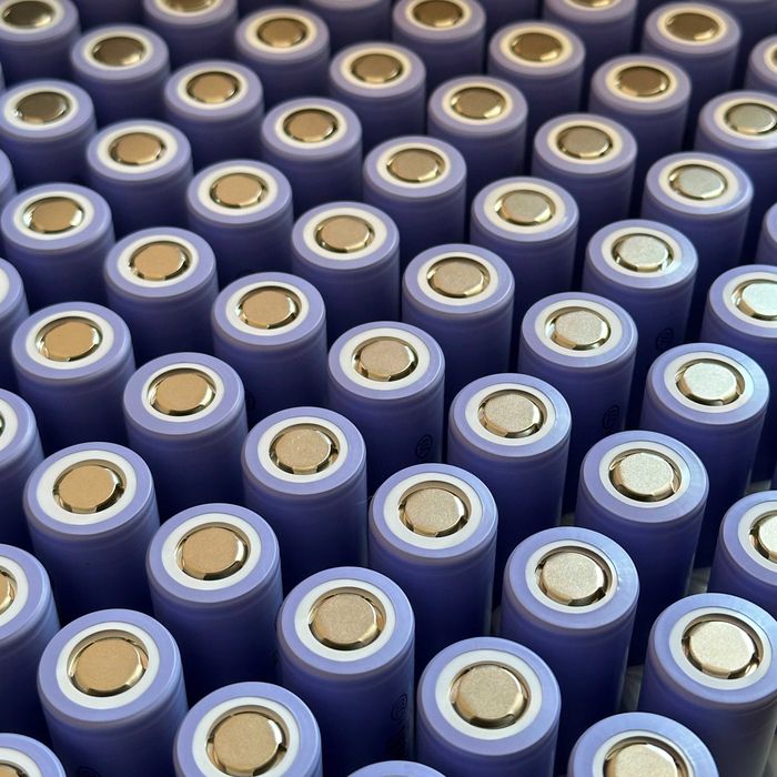 Акумулятор EVE 21700 40P 4Ah 3.6v Li-ion 4000 mAh високотоковий