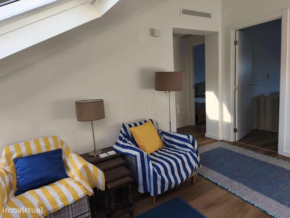 Apartamento T5 em moradia, para arrendamento