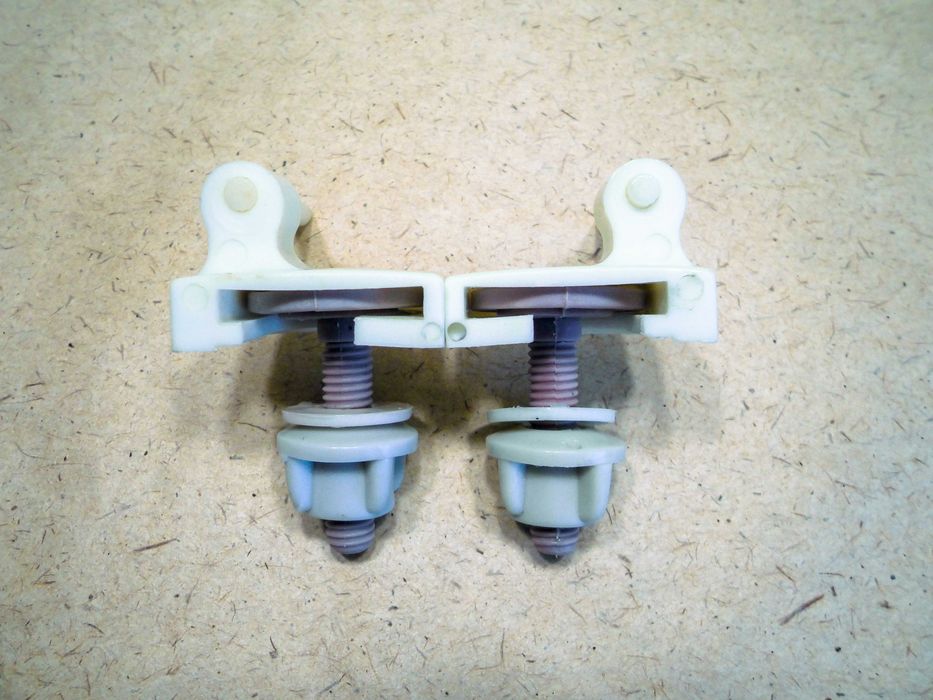 Крепление для крышки унитаза