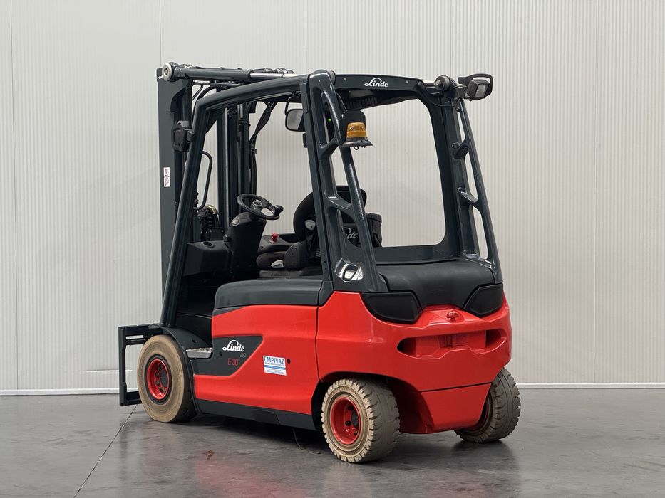 Empilhador Linde 3000Kg - Elétrico