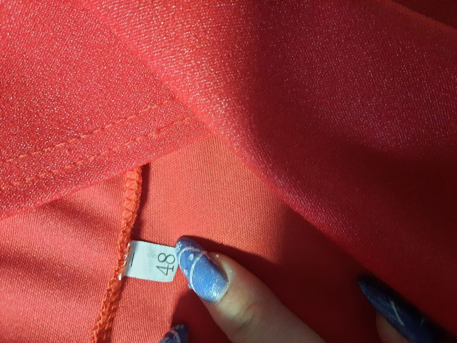 Сукня червона блискуча