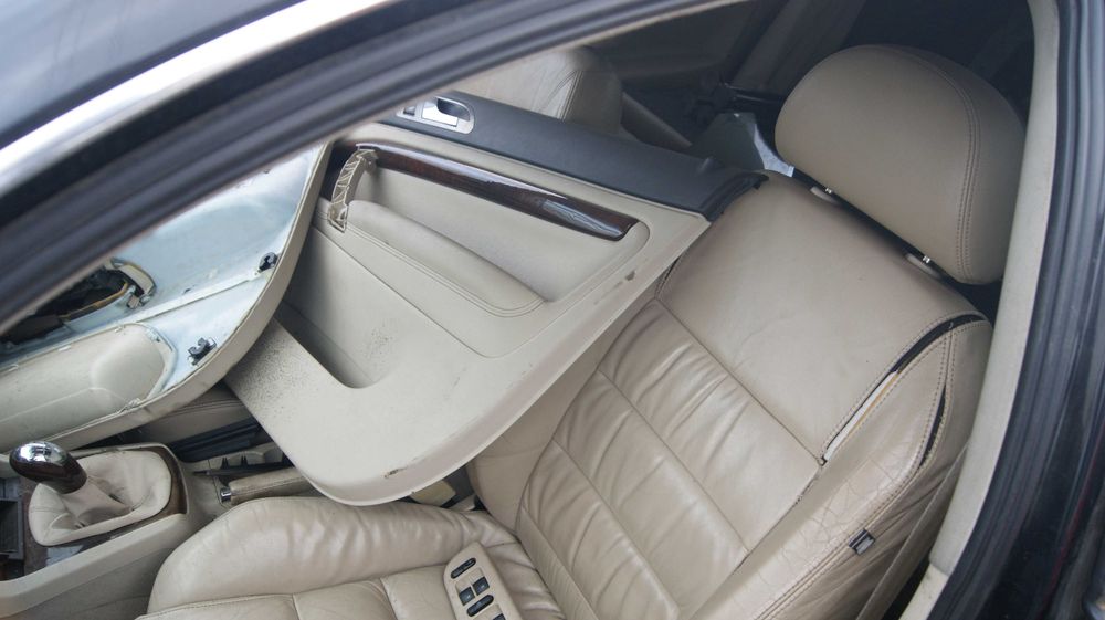 Skoda Superb 2004 Lakier(9910) na części maska zderzak klapa błotnik