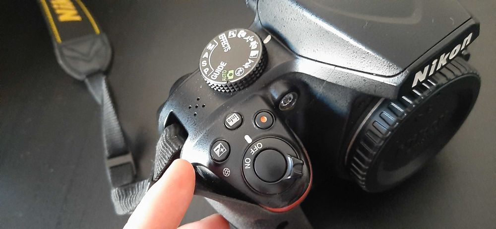 Nikon D3400 + 2 objetivas + acessórios - BOM ESTADO