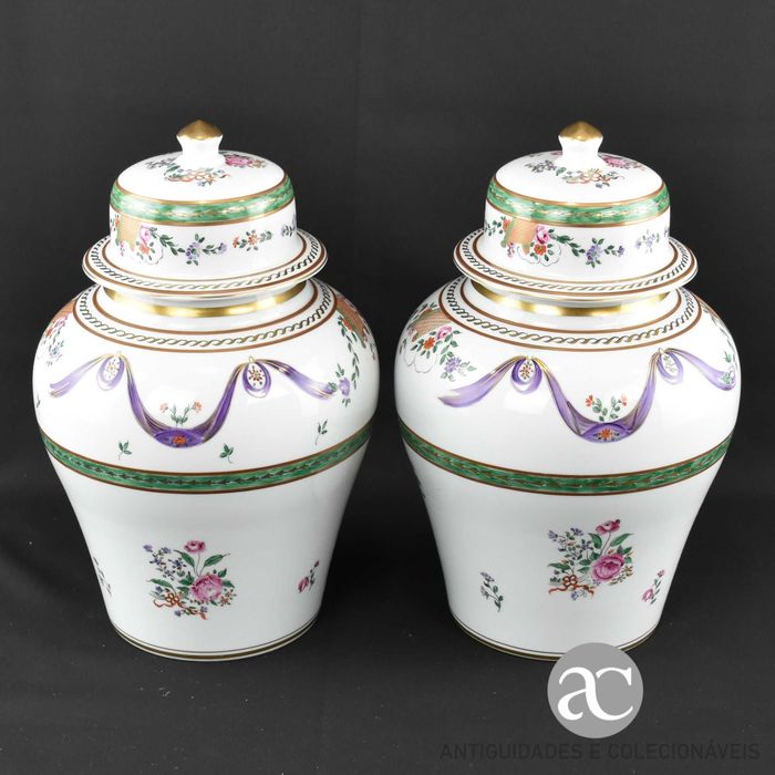 Par de potes com tampa porcelana Vidal Arte, Pintados à mão