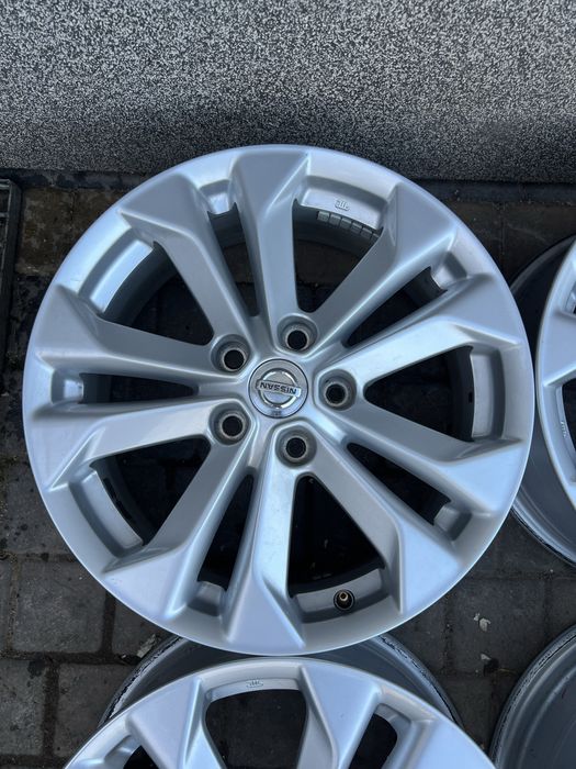 Felgi 17 5x114.3 Nissan Qashqai Juke X-Trail NV300 Dacia Duster Kadjar